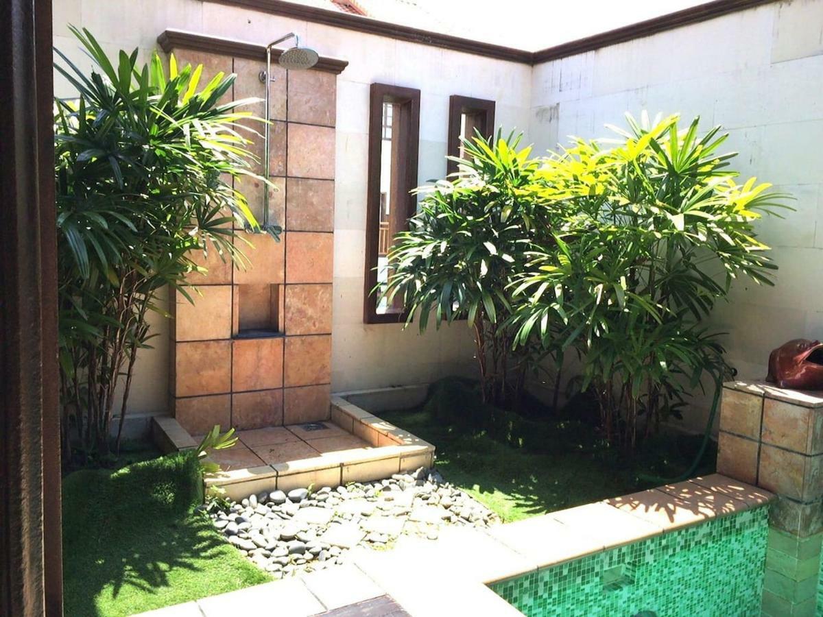 Private Pool Water *